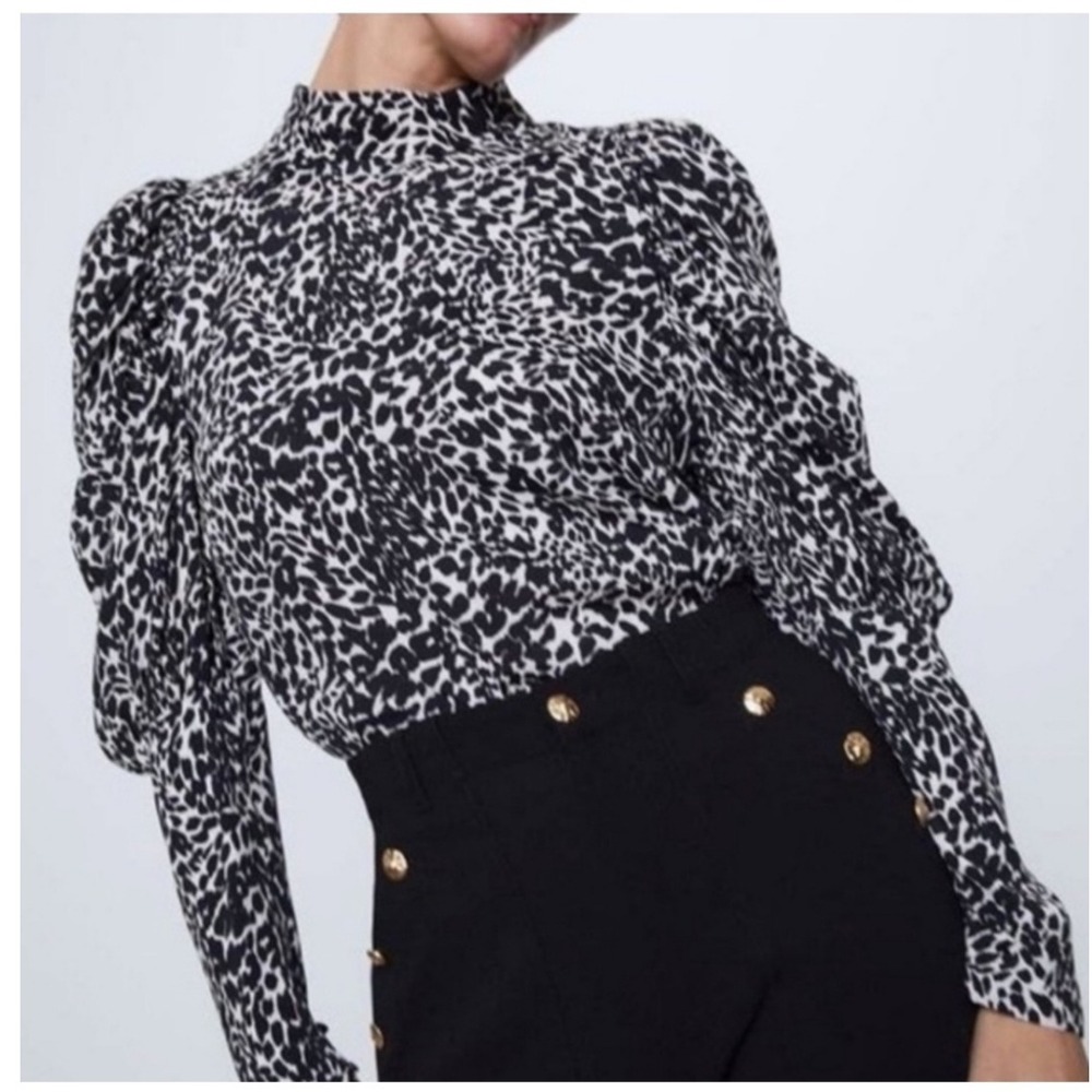 Zara Animal Print Blouse Top Ruched Sleeve‎ Mock Neck Black White Chic